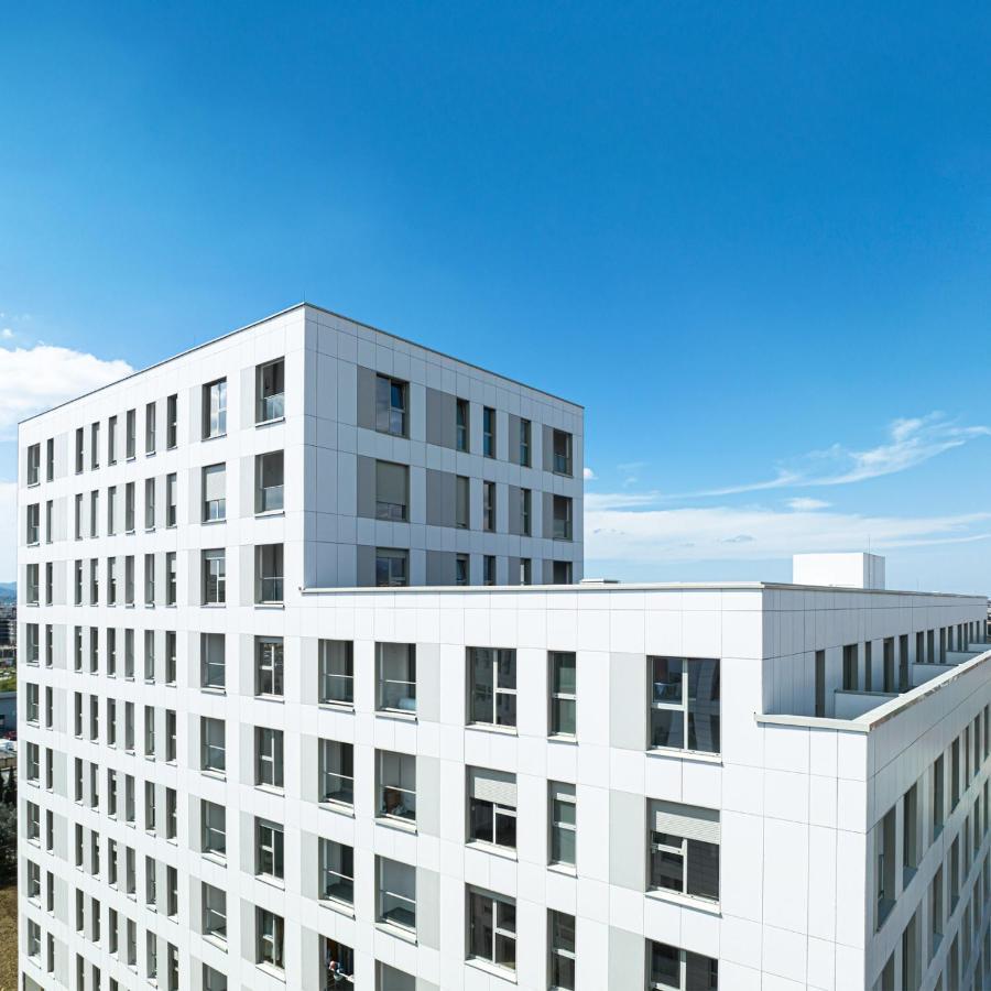 Luxury Rooftop 23 Bed and Breakfast Tirana Buitenkant foto