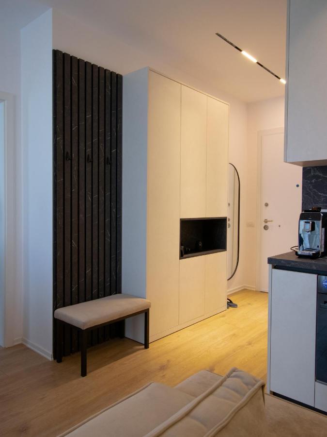 Luxury Rooftop 23 Bed and Breakfast Tirana Buitenkant foto